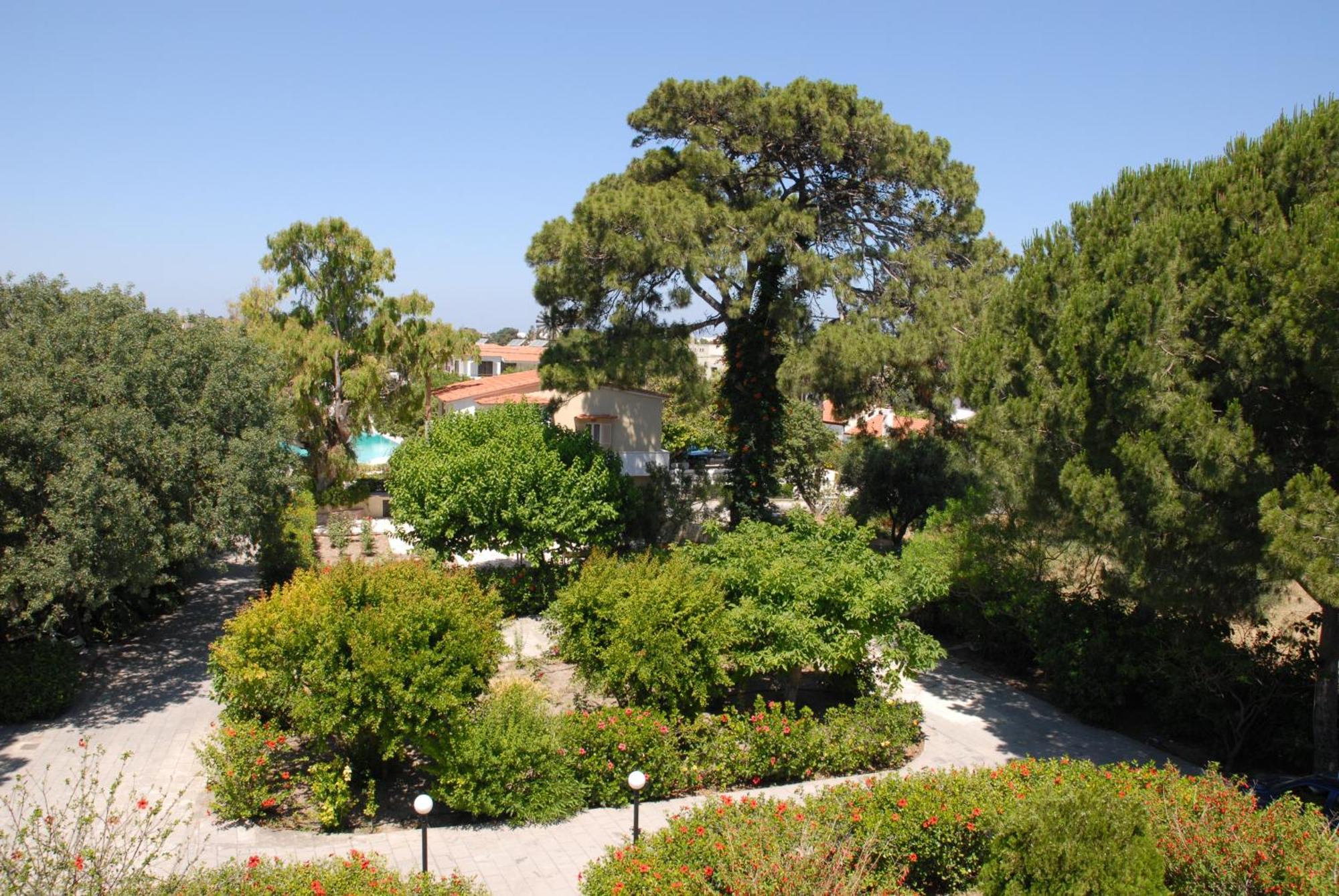Niki Hotel Apartments Ialysos  Exterior foto
